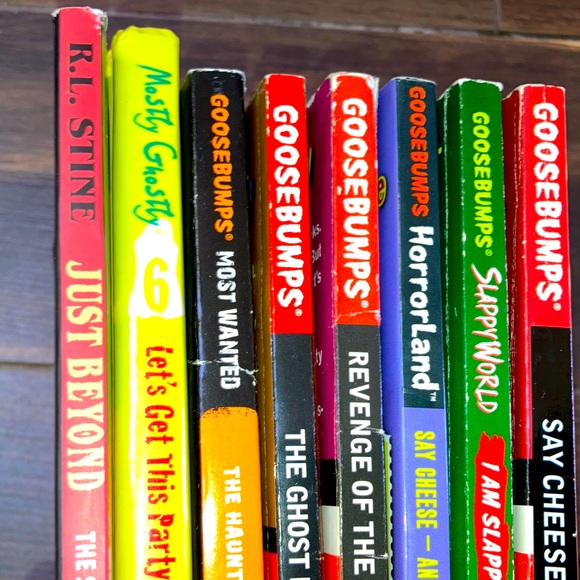 GOOSEBUMPS Mostly Ghostly Just Beyond by R.L. STINE LOT of 8 newer versions - Picture 1 of 4